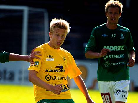 Lauri Ala-Myllymäki pelasi ensimmäisen ottelunsa Ilveksen edustusjoukkueessa Ykkösessä jo 16-vuotiaana kesällä 2013.