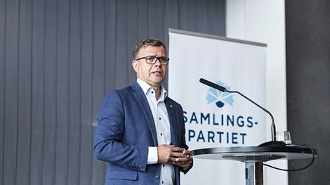 Kokoomuksen puheenjohtaja Petteri Orpo kertoi puolueensa näkemyksiä tulevaan budjettiriiheen Maarianhaminassa 17. elokuuta.