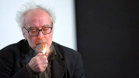 Jean-Luc Godard kuvattiin kesäkuussa 2010 Pariisissa.