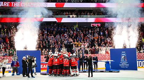 Kanada pääsi nostamaan maailmanmestaruuspokaalia yhden välivuoden jälkeen.