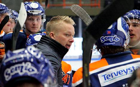 Juha Juujärvi on tuttu valmentaja Tampereella. Keväällä 2018 hän valmensi Tapparan alle 20-vuotiaiden joukkuetta.