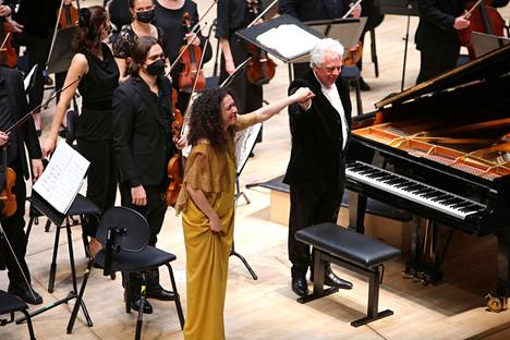 Tampere Filharmonia sai perjantaisen konsertin kumppaneikseen pianisti Marianna Shirinyanin ja kapellimestari Christopher Warren-Greenin.