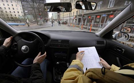 Ennen uudistuksen voimaantuloa vuonna 2017 opetusluvalla ajokortin suoritti reilut 11 000 ihmistä, kun vuonna 2021 luku oli jo lähes 22 000.