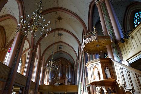 Keski-Porin kirkossa kuullaan keskiviikkona Sinfoniettan pääsiäiskonsertti.