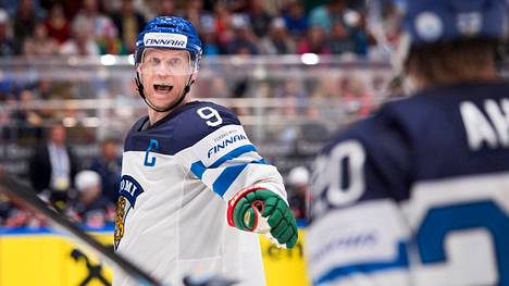 Mikko Koivu on oikea vastaus yhteen tämän visan kysymyksistä. Kuva vuoden 2016 MM-kisojen Suomi-USA-ottelusta.