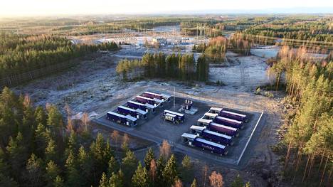 Neoen Finland Oy:llä on Suomessa tuulisähkötuotantoa ja sähkön akkuvarasto Lappeenrannan Yllikkälässä. Yhtiö suunnittelee Raumalle vastaavankokoista akkuvarastoa.