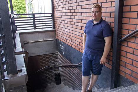 Antti Ojala hyppäsi rekan ratista ravintola-alalle ja perusti Bar Travoltan. Rekkakuskin töitäkään hän ei tosin aio jättää.