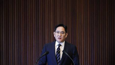 Samsung-pomo sai armahduksen talousrikossotkusta, joka johti Etelä-Korean presidentin eroon. 