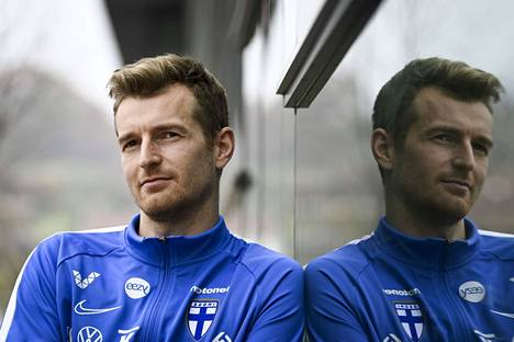 Lukas Hradecky saa lisää vastuuta Suomen jalkapallomaajoukkueessa.