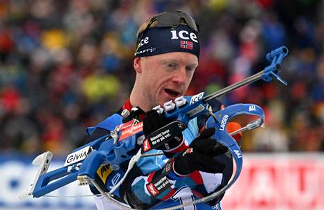 Norjan Johannes Thingnes Bø hiihti tällä kaudella maailmancupin kokonaiskilpailun voittoon fluorivoiteilla. Ensi kaudella fluoria ei enää suksien pohjissa saa olla. 