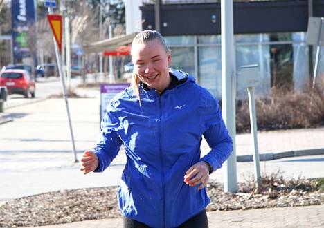 Vuoden 2021 kraananeuvos oli viisinkertainen kiekonheiton suomenmestari Salla Sipponen.