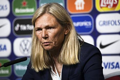 Anna Signeul ja Suomen palloliitto ovat purkaneet ruotsalaisvalmentajan sopimuksen Helmareiden luotsina.