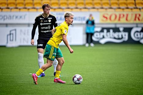 Ruotsalaishyökkääjä Adam Larssonin liigadebyytti Ilveksessä herätti lupauksia.