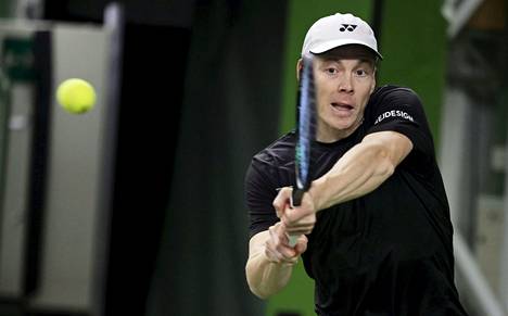 Suomen Harri Heliövaara karsiutui Australian avointen miesten nelinpelissä. Kuva on otettu tenniksen miesten ATP-haastajaturnauksen ottelussa Helsingissä 17. marraskuuta 2021.