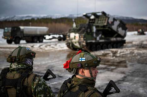 Suomalaissotilaita Naton ja sen kumppanimaiden Cold Response 22 -harjoituksessa Norjassa.