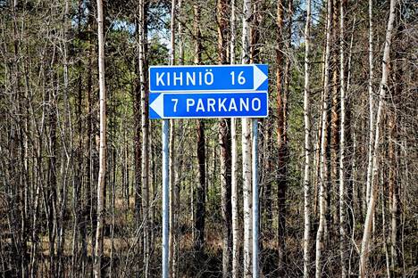 Toimittaja Matti Kuusela pyöräili Parkanoon, löysi maakunnan rumimman  rakennuksen ja kauneimman kaupan – Lopuksi hän sai seksityöntekijältä  yllättävän neuvon - Hyvä elämä - Aamulehti