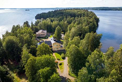 Viikinsaari on toiminut virkistysalueena jo 1800-luvun puolivälistä lähtien. Ensimmäinen ravintola perustettiin saarelle vuonna 1866.