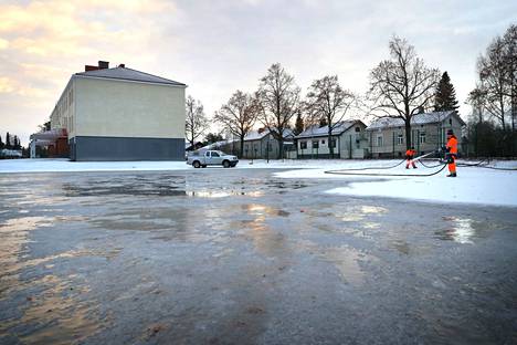 Itä-Porin päiväkotia on suunniteltu Uudenkoiviston koulun tontille. 