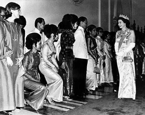 Kuningatar Elisabet vierailee Thaimaan pääkaupungissa Bangkokissa 10. helmikuuta 1972.