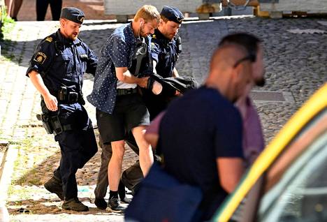 Poliisi pidätti Visbyn puukotuksesta epäillyn miehen perjantaina 8. heinäkuuta. Epäilty on myöntänyt syyllistyneensä puukotukseen.