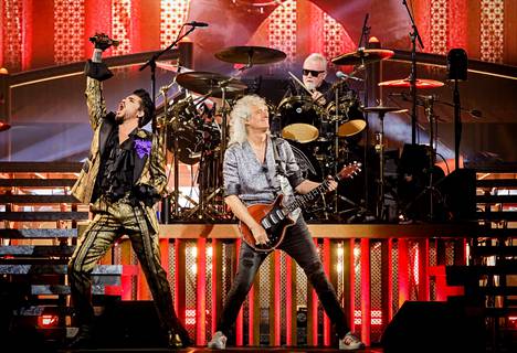 Queenin ja Adam Lambertin yhteiskonsertit siirtyvät Helsingistä Tampereen Nokia-areenalle. Tampereella nähdään kuvan kolmikko eli Adam Lambert, Brian May ja Roger Taylor (takana). 