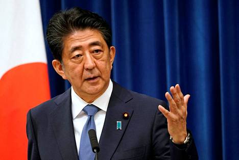 Japanin entinen pääministeri Shinzō Abe on kuollut ampumisen jälkeen. Kuvassa Abe vuonna 2020. 