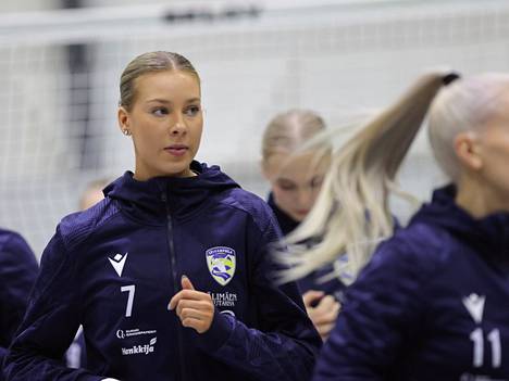 Teija Vuorenmaa pelasi upean ottelun Arctic Volleyta vastaan.