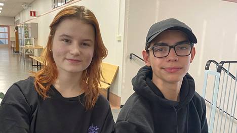 Sebastian Sanchez, 15, Espanjasta ja Anna Lang, 16, Saksasta vierailivat Vammalan lukiossa osana Erasmus+-ohjelmaa ja kertoivat, mikä yllätti Sastamalassa ja mitä nuoret ajattelevat esimerkiksi Ukrainan sodasta heidän kotimaassaan.