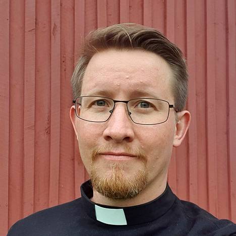 Lapuan hiippakunnan tuomiokapituli on antanut Ville von Grossille viranhoitomääräyksen Keuruun seurakunnan kirkkoherran virkaan syyskuun alusta lukien.