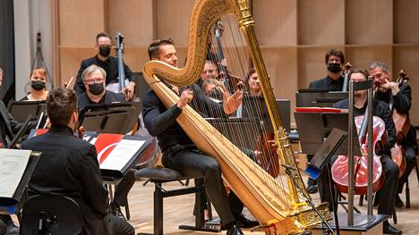 Tampere Filharmonian solistina soittanut ranskalainen harpisti Xavier de Maistre on instrumenttinsa huippuja maailmalla.