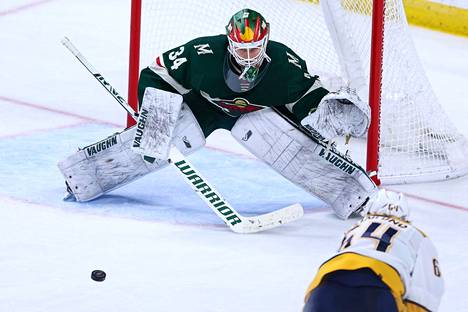Kaapo Kähkönen vaihtaa seuraa NHL:ssä Minnesota Wildistä San Jose Sharksiin.
