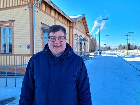 Vammalan rautatieasema on Arto Satoselle tuttu paikka. Hän on kulkenut työmatkat junalla Sastamalan ja Helsingin välillä jo parikymmentä vuotta. Junayhteys Tampereelle on Satosen mukaan keskeinen Sastamalan elinvoiman kannalta.
