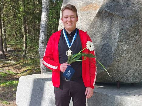 Valkeakosken ammattiopiston Onni-Ville Kokko on saanut kultaa Taitaja 2022 -kilpailussa Asiakaspalvelu ja myynti -sarjassa: ”Taitaja on ammattitaidon SM-kilpailut”, Kokko kertoo.