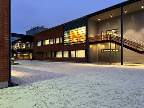 Vitikkalan koulu on osa Jämsänjoen yhtenäiskoulua.