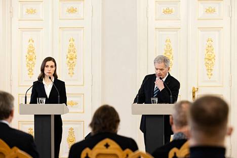 Pääministeri Sanna Marin (sd.) ja presidentti Sauli Niinistö pitivät historiallisen tiedotustilaisuuden 24. helmikuuta Helsingissä sen jälkeen, kun Venäjä oli aloittanut hyökkäyksen Ukrainaan.