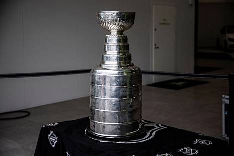 Siinä se on: legendaarinen Stanley Cup.