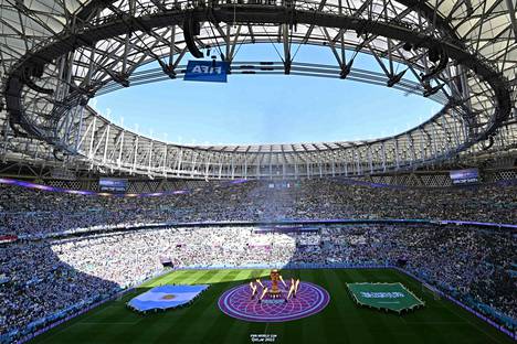 Qatarissa pelataan parhaillaan jalkapallon MM-turnausta, joka on tuomittu länsimaissa ”urheilupesuksi”. 