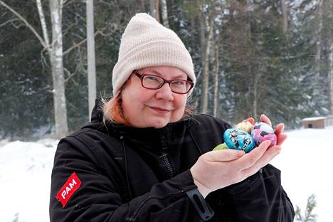 Marika Ojanen aikoo houkutella perheet munajahtiin lankalauantaina. Jotta tapahtuma onnistuisi, hän toivoo saavansa vielä paljon lisää munia piilotettaviksi.