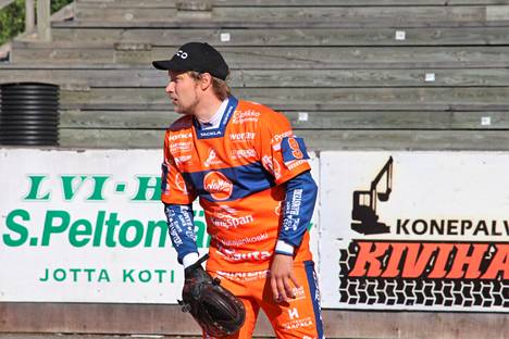 Henri Itävalo pääsi sisään tiistain ottelussa Pattijoen Urheilijoita vastaan mitä pidemmälle ottelu eteni. Ottelun lopussa hän pisti PattU:n ratkaisulyöjät ”takataskuun” ja KaMa nappasi kauden kolmannen voittonsa.