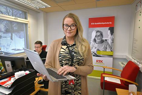 RTK-henkilöstöpalvelun HR-asiantuntija Tiia Linnala kertoo, että avointen työpaikkojen hakijamäärät ovat olleet lupaavassa nousussa.