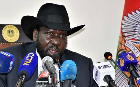 Etelä-Sudanin presidentti Salva Kir lehdistötilaisuudessa maaliskuussa Jubassa.
