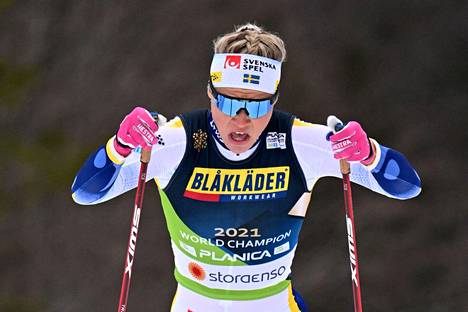 Jonna Sundling hiihti selvään sprinttimestaruuteen Planicassa.