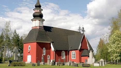Kuoreveden kirkon hautausmaa on Jämsän seurakunnan vanhin. Sinne on alettu haudata 1640-luvulta lähtien.