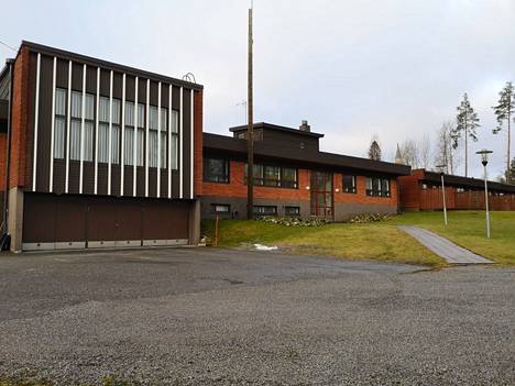 Uuden päiväkodin leikkipiha on suunniteltu Kiikostalon sisäpihalle, Kiikoisjärven rannan puolelle.