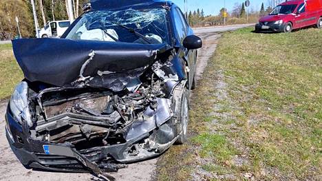 Pelastuslaitos sai hälytyksen tieliikenneonnettomuudesta Sastamalassa keskiviikkoaamuna. Kolariajoneuvot kärsivät vahinkoja.