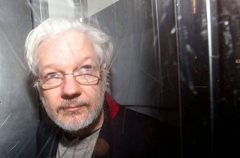 Wikileaksin perustaja Julian Assange kuvattiin Britanniassa 12. tammikuuta 2020. Nyt Britannian tuomioistuin katsoo, ettei hänen luovuttamiselleen Yhdysvaltoihin ole estettä.