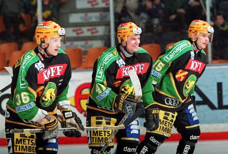 Ilveksen Sami Ahlberg, Raimo Helminen ja Juha Järvenpää kuuluivat kevään 1998 hopeanippuun.