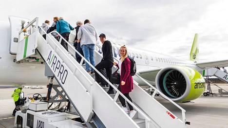 Lentoyhtiö Air Balticin yhteydet Tampere-Pirkkalan lentoasemalta ovat olleet matkailijoiden suosiossa. Aamulehti astui yhtiön koneen kyytiin, kun Pirkkalasta lennettiin kohti Espanjan Malagaa toukokuussa.
