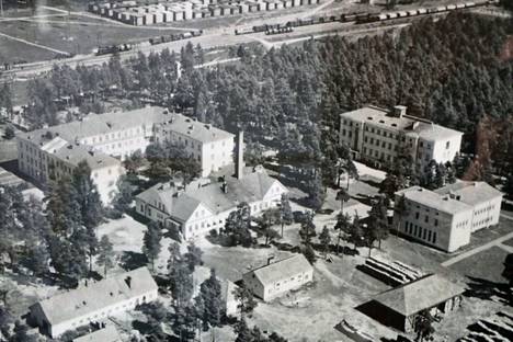 Tällaiselta Harjavallan sairaalan alue näytti vuonna 1942, jolloin se toimi sotasairaalana.