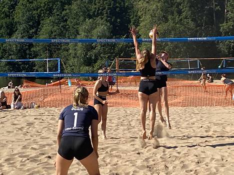 Alle 16-vuotiaiden tyttöjen sarjassa sastamalalaiset Maria Santala ja Ella Dörig sijoittuivat viidenneksi. Pyynikin hiekkarannalla pelatussa turnauksessa vastuksena oli muun muassa pari Sanni Siika-aho ja Marina Kerman.